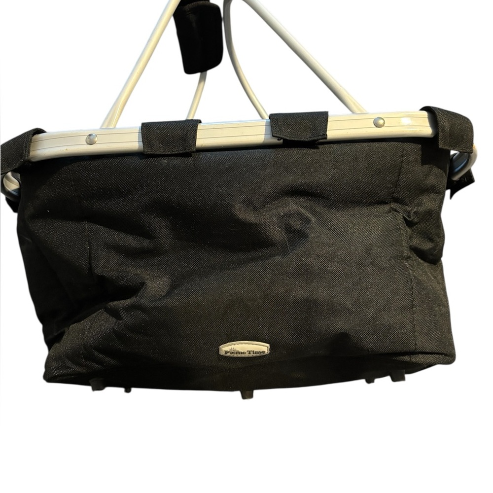 🥳Chic Black Tote by Picnic Time